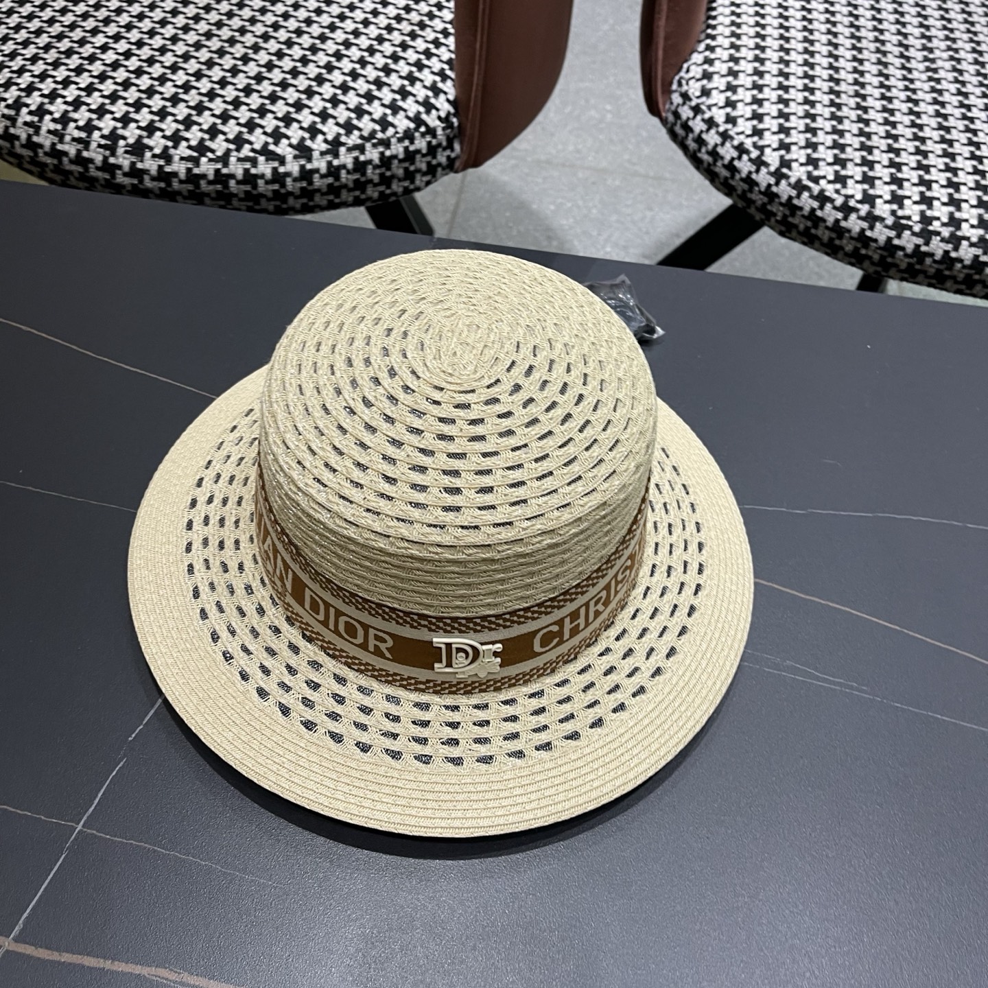 Dior迪奥 新款平顶草帽女春夏季新款高级感优雅大帽檐遮阳防晒帽子