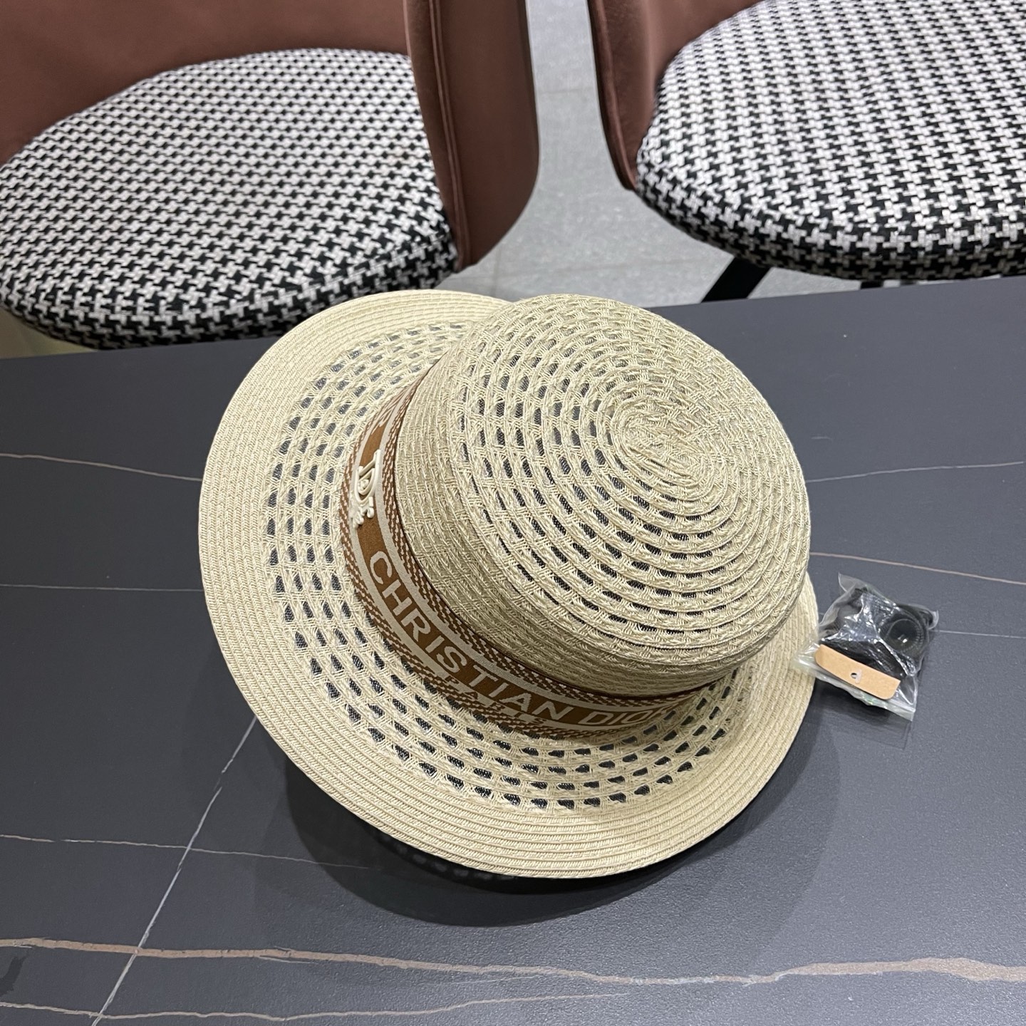 Dior迪奥 新款平顶草帽女春夏季新款高级感优雅大帽檐遮阳防晒帽子