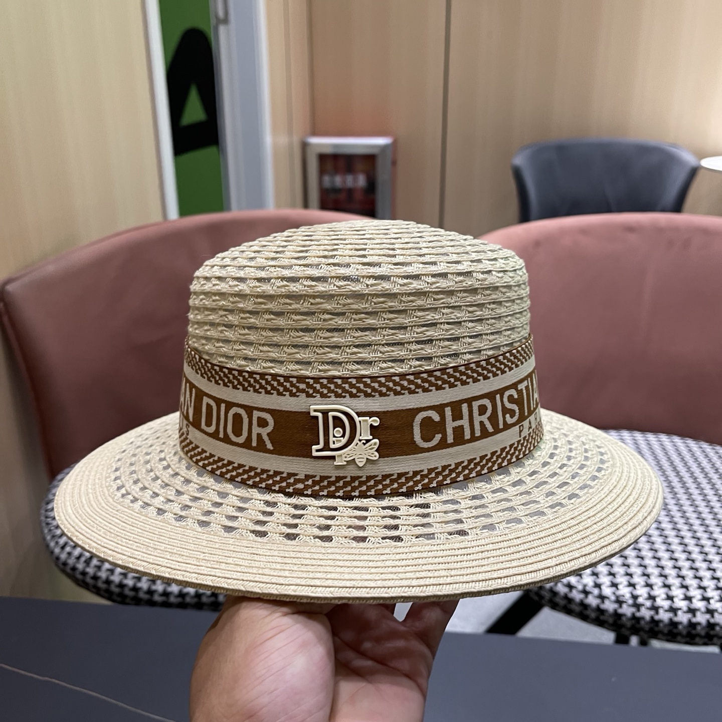 Dior迪奥 新款平顶草帽女春夏季新款高级感优雅大帽檐遮阳防晒帽子