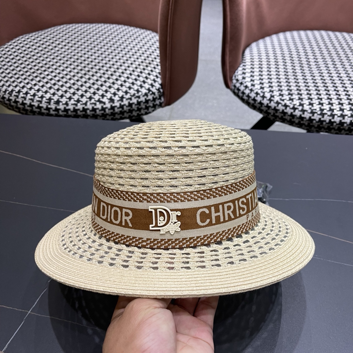 Dior迪奥 新款平顶草帽女春夏季新款高级感优雅大帽檐遮阳防晒帽子