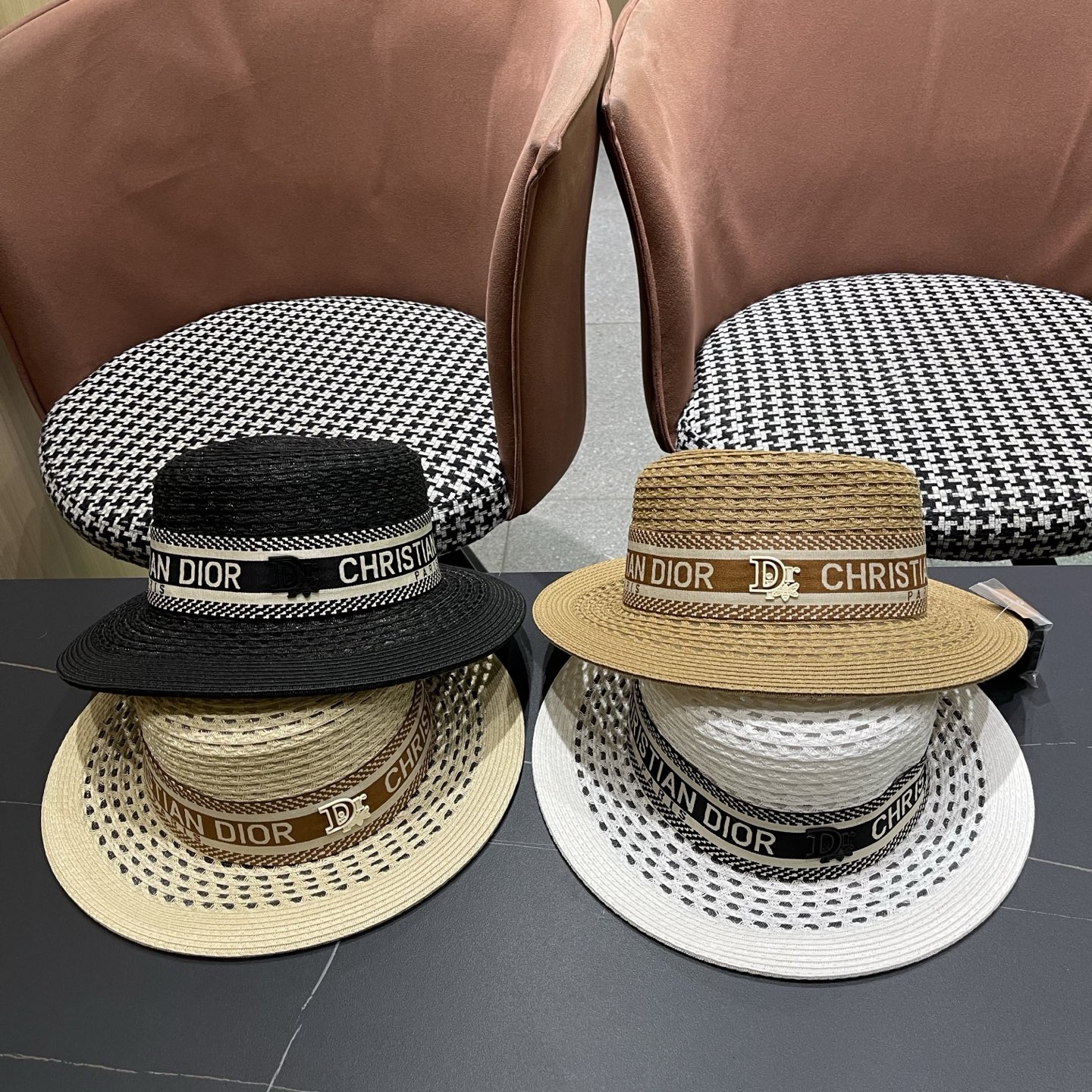 Dior迪奥 新款平顶草帽女春夏季新款高级感优雅大帽檐遮阳防晒帽子