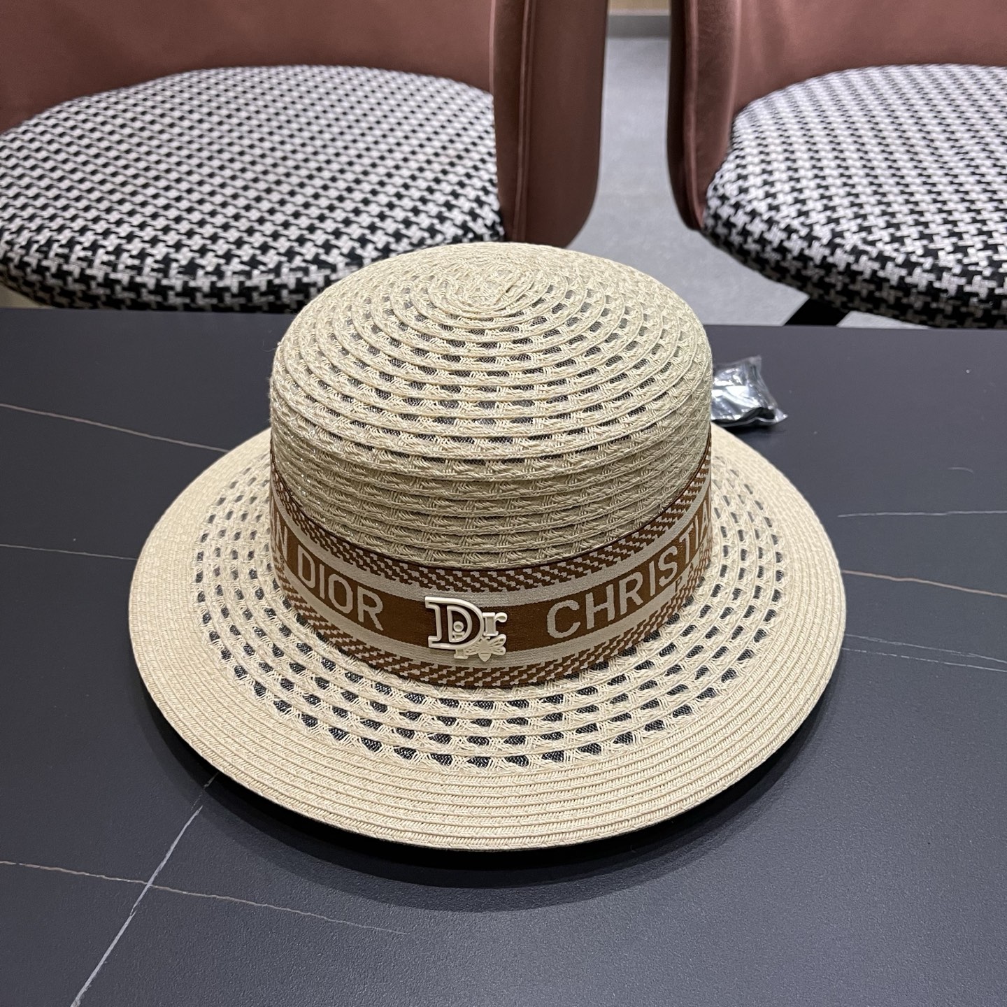 Dior迪奥 新款平顶草帽女春夏季新款高级感优雅大帽檐遮阳防晒帽子