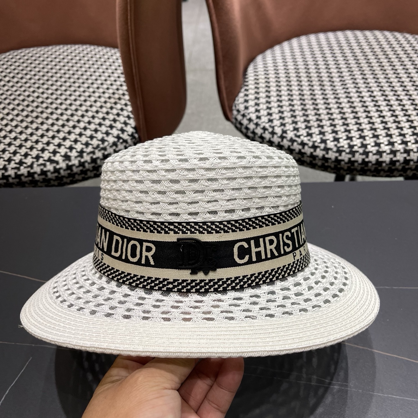 Dior迪奥 新款平顶草帽女春夏季新款高级感优雅大帽檐遮阳防晒帽子
