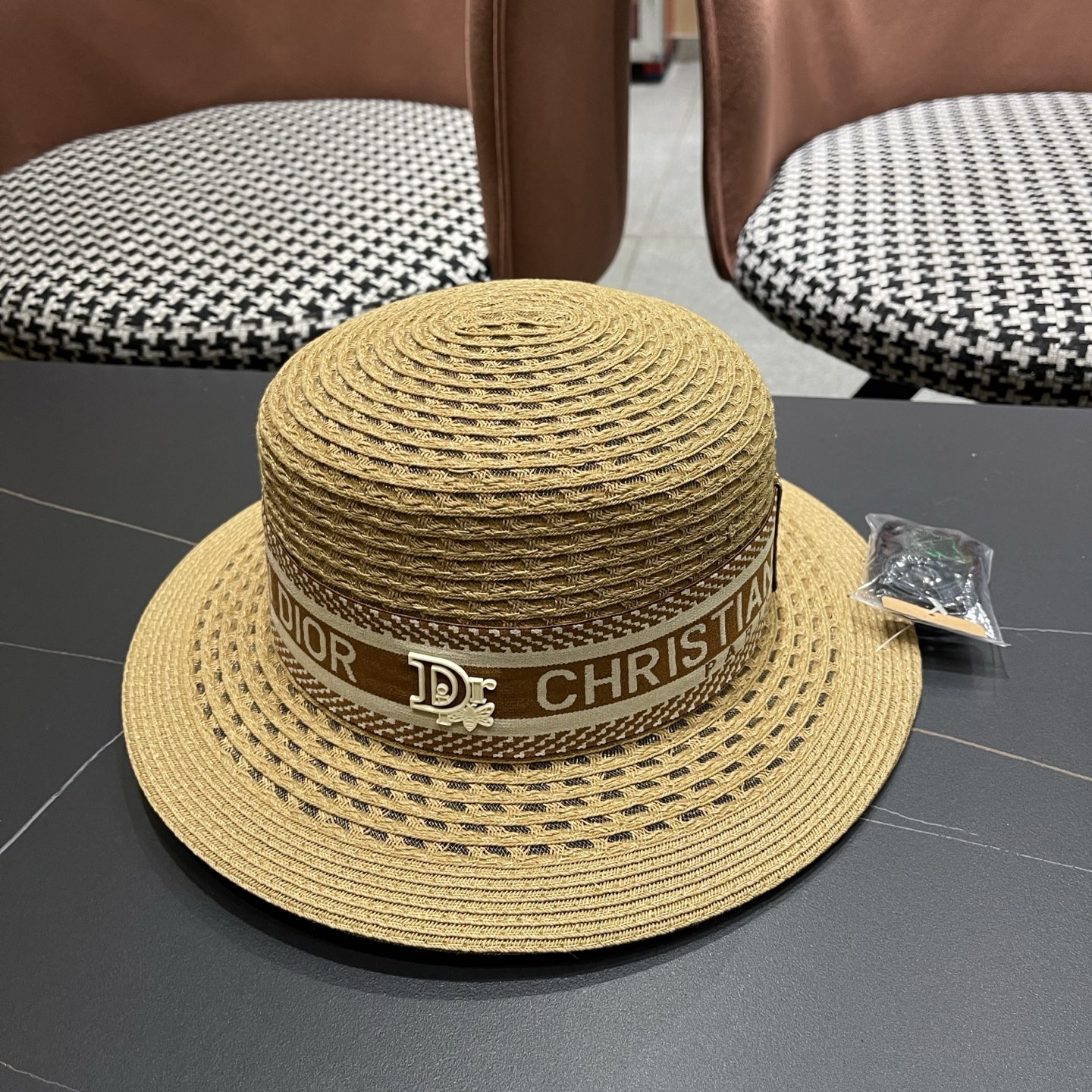 Dior迪奥 新款平顶草帽女春夏季新款高级感优雅大帽檐遮阳防晒帽子