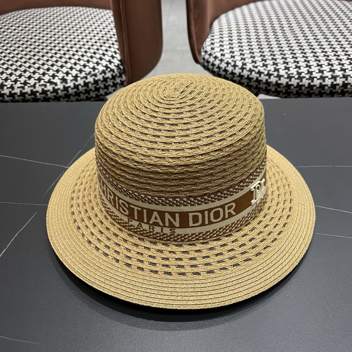 Dior迪奥 新款平顶草帽女春夏季新款高级感优雅大帽檐遮阳防晒帽子