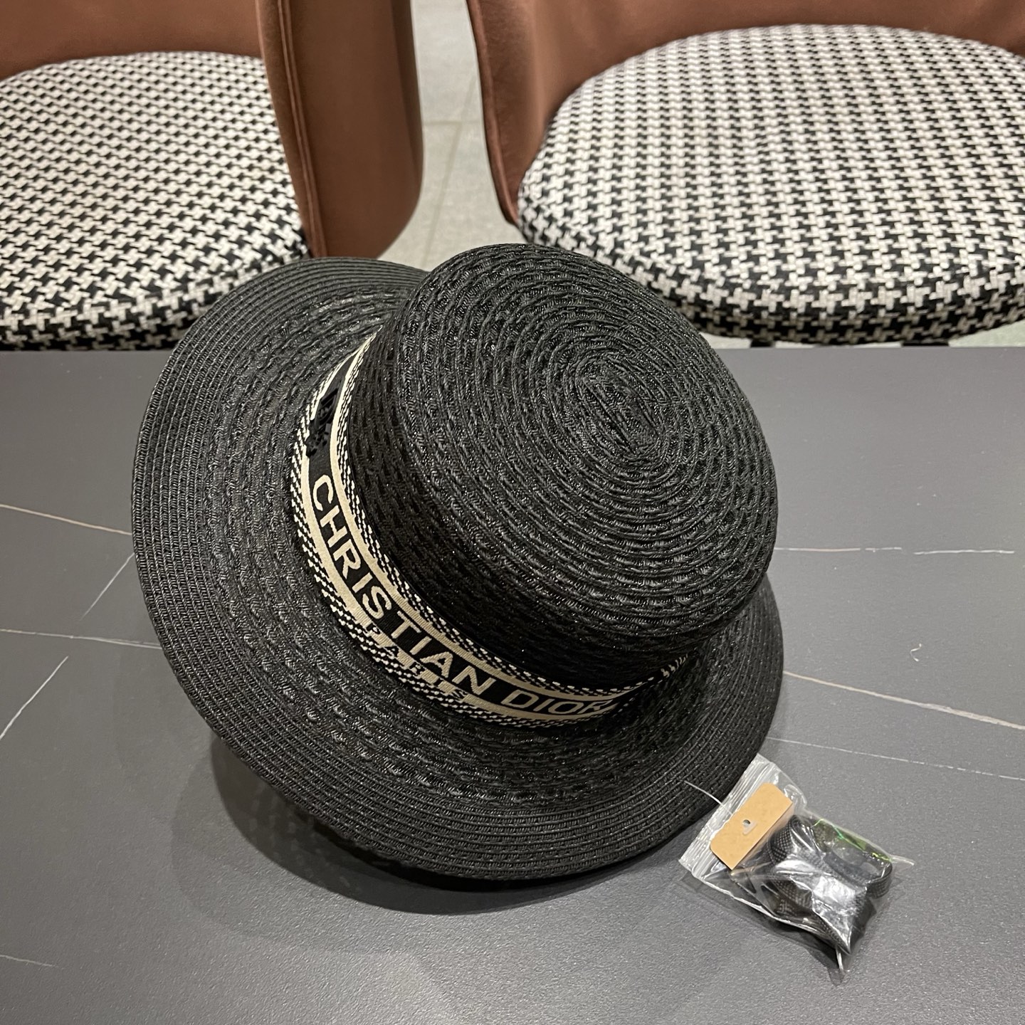Dior迪奥 新款平顶草帽女春夏季新款高级感优雅大帽檐遮阳防晒帽子