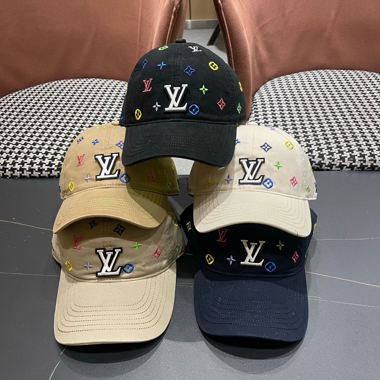 Lv路易威登新款棒球帽刺绣时尚男士帽子