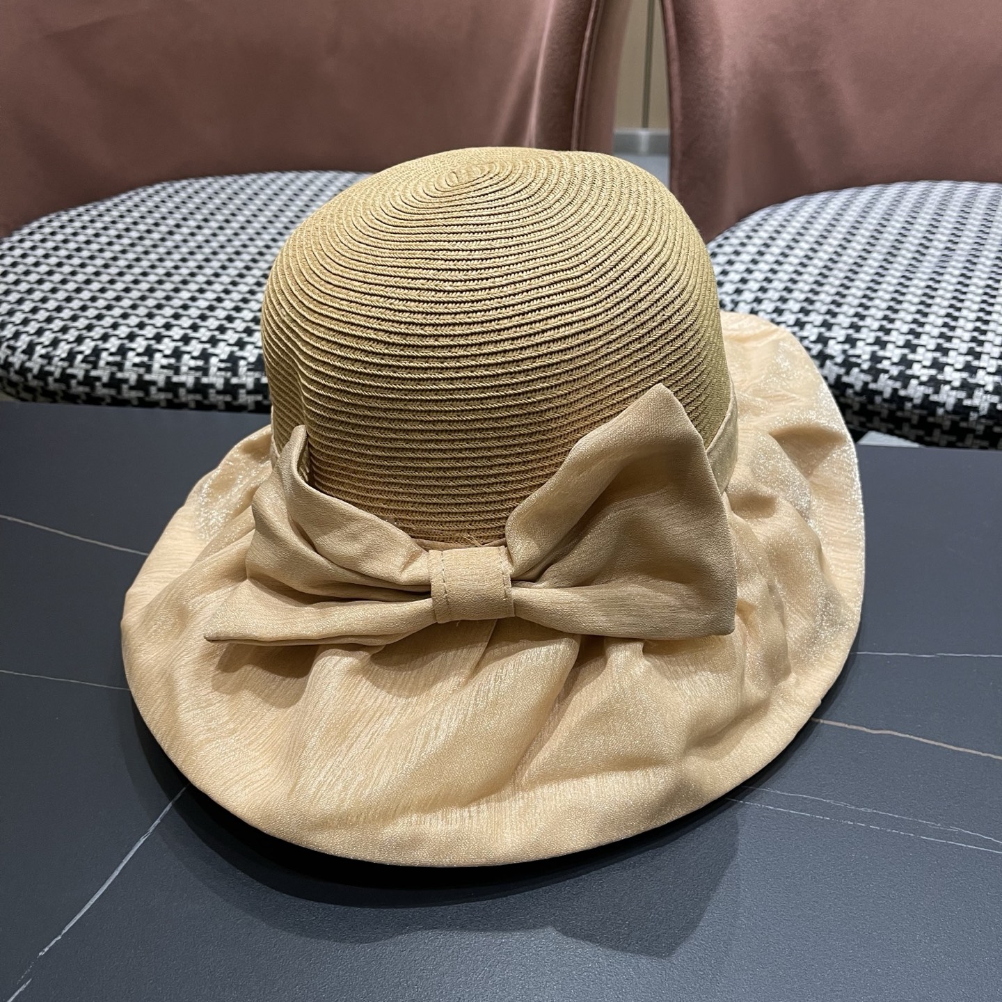 Balenciaga 巴黎世家夏季飘带蝴蝶结防晒遮阳帽女户外防紫外线沙滩太阳帽