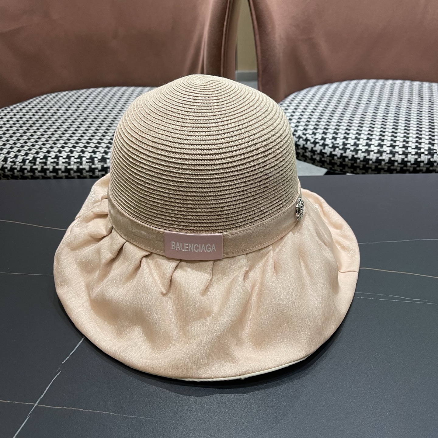 Balenciaga 巴黎世家夏季飘带蝴蝶结防晒遮阳帽女户外防紫外线沙滩太阳帽