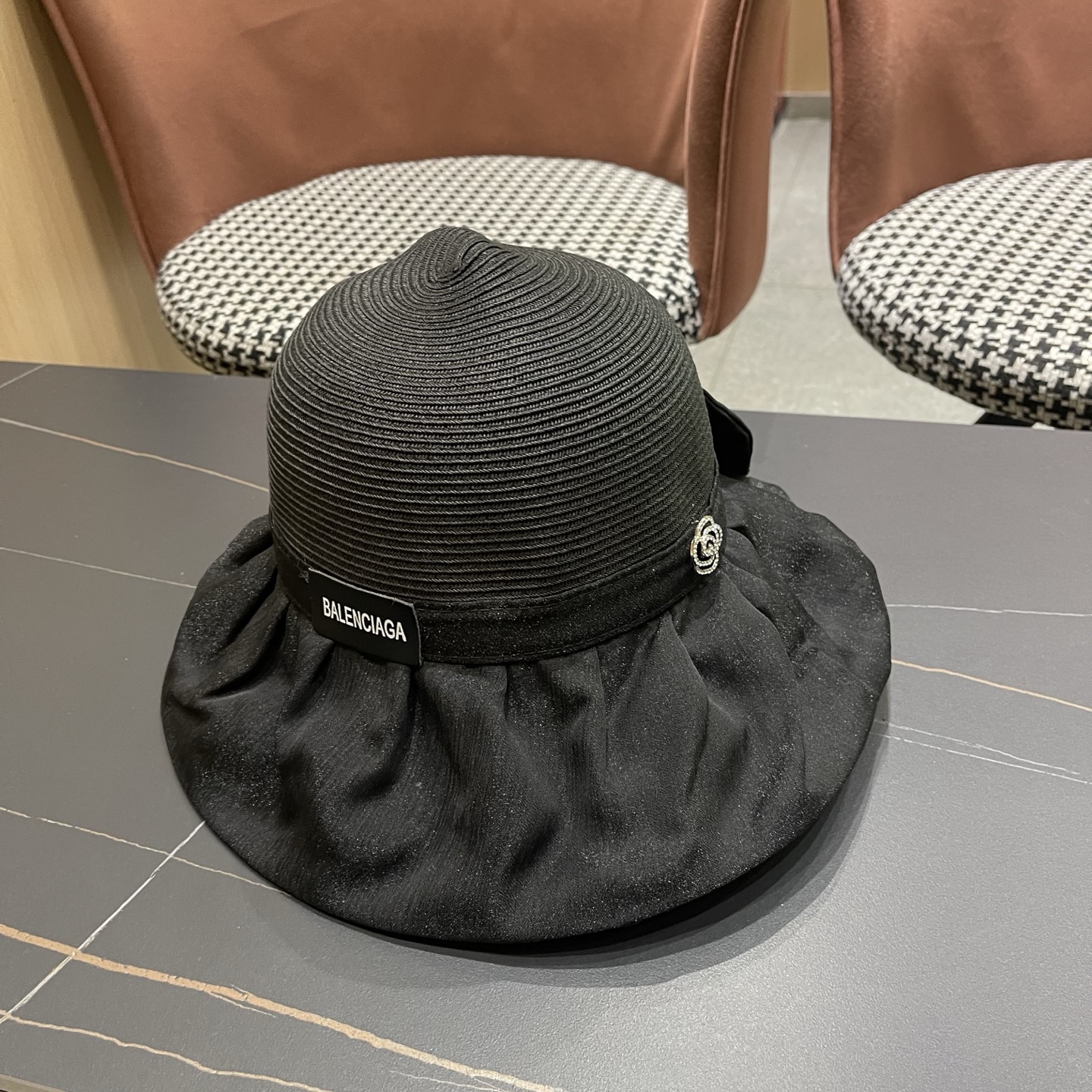 Balenciaga 巴黎世家夏季飘带蝴蝶结防晒遮阳帽女户外防紫外线沙滩太阳帽
