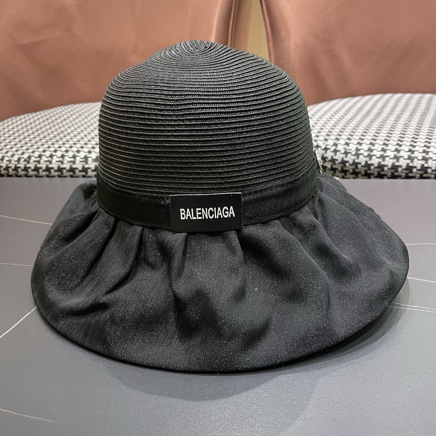 Balenciaga 巴黎世家夏季飘带蝴蝶结防晒遮阳帽女户外防紫外线沙滩太阳帽