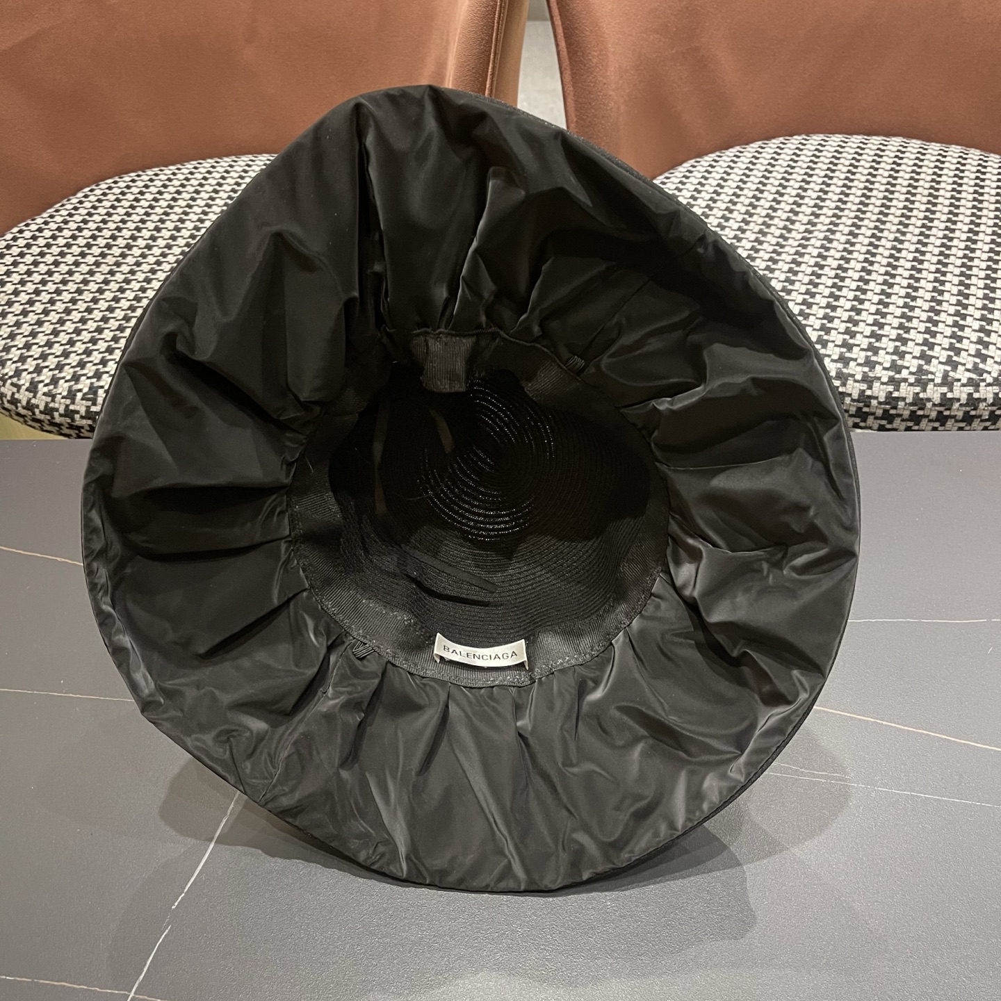 Balenciaga 巴黎世家夏季飘带蝴蝶结防晒遮阳帽女户外防紫外线沙滩太阳帽