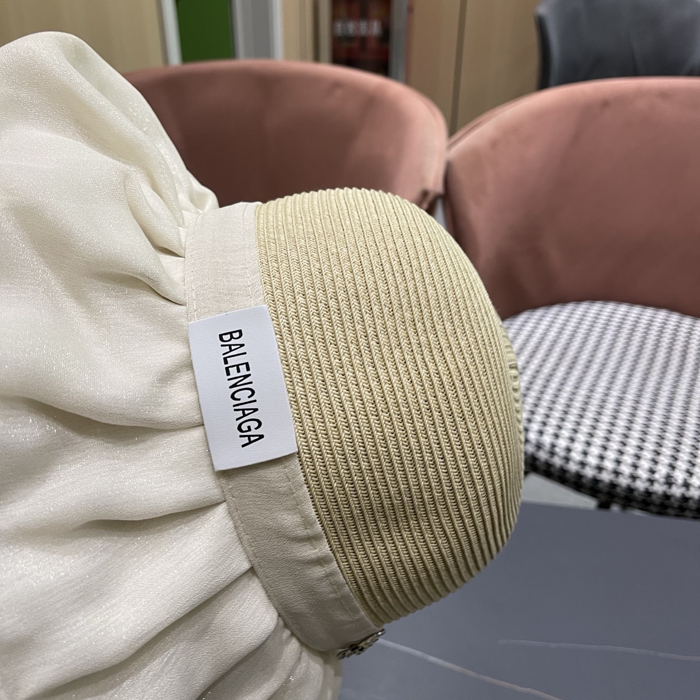 Balenciaga 巴黎世家夏季飘带蝴蝶结防晒遮阳帽女户外防紫外线沙滩太阳帽