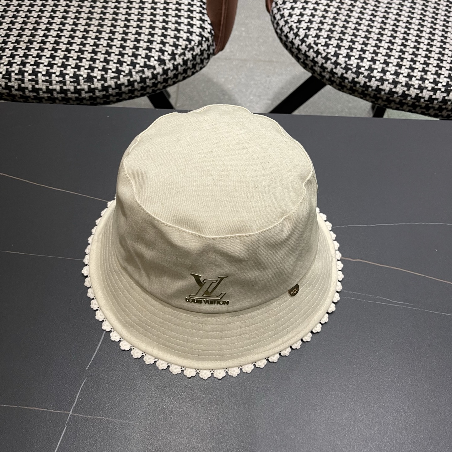 LV路易威登 韩版渔夫帽蕾丝边休闲防晒盆帽高级感遮阳学院风显脸小水桶帽子女