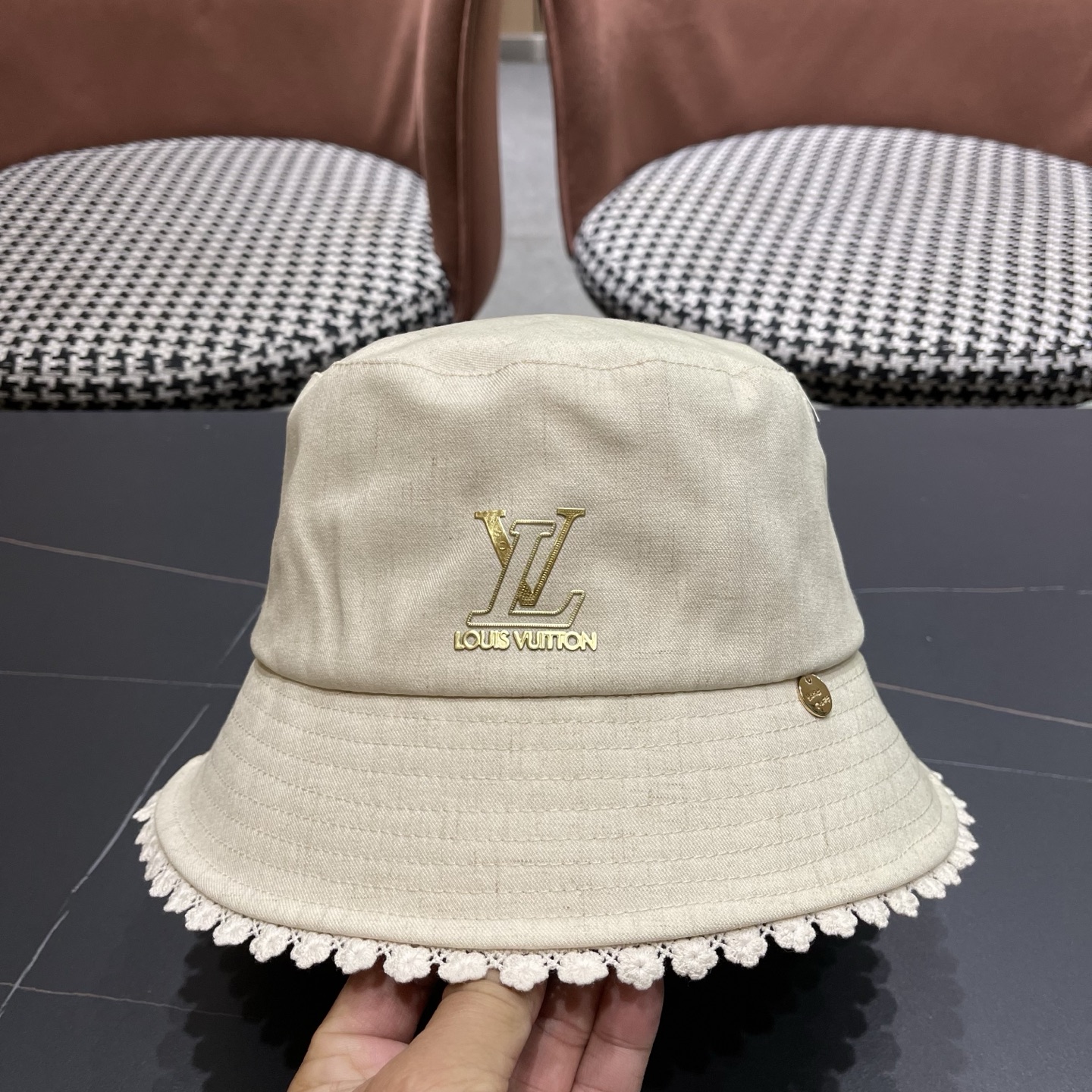 LV路易威登 韩版渔夫帽蕾丝边休闲防晒盆帽高级感遮阳学院风显脸小水桶帽子女