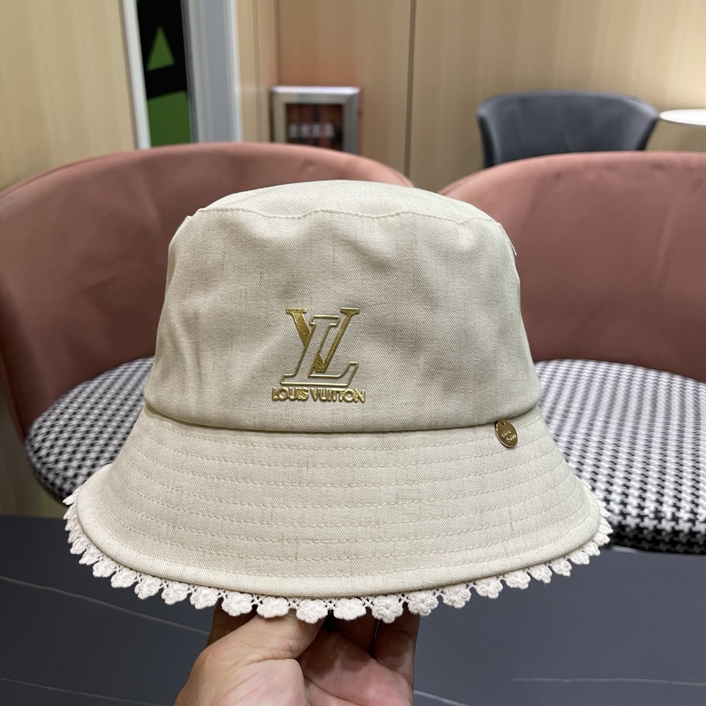 LV路易威登 韩版渔夫帽蕾丝边休闲防晒盆帽高级感遮阳学院风显脸小水桶帽子女