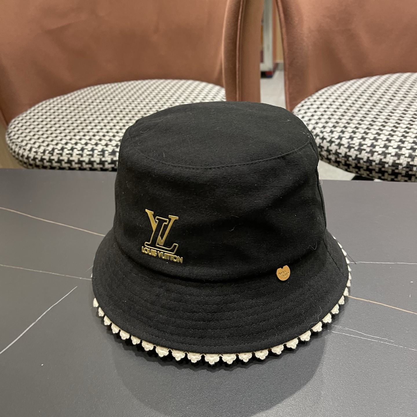 LV路易威登 韩版渔夫帽蕾丝边休闲防晒盆帽高级感遮阳学院风显脸小水桶帽子女