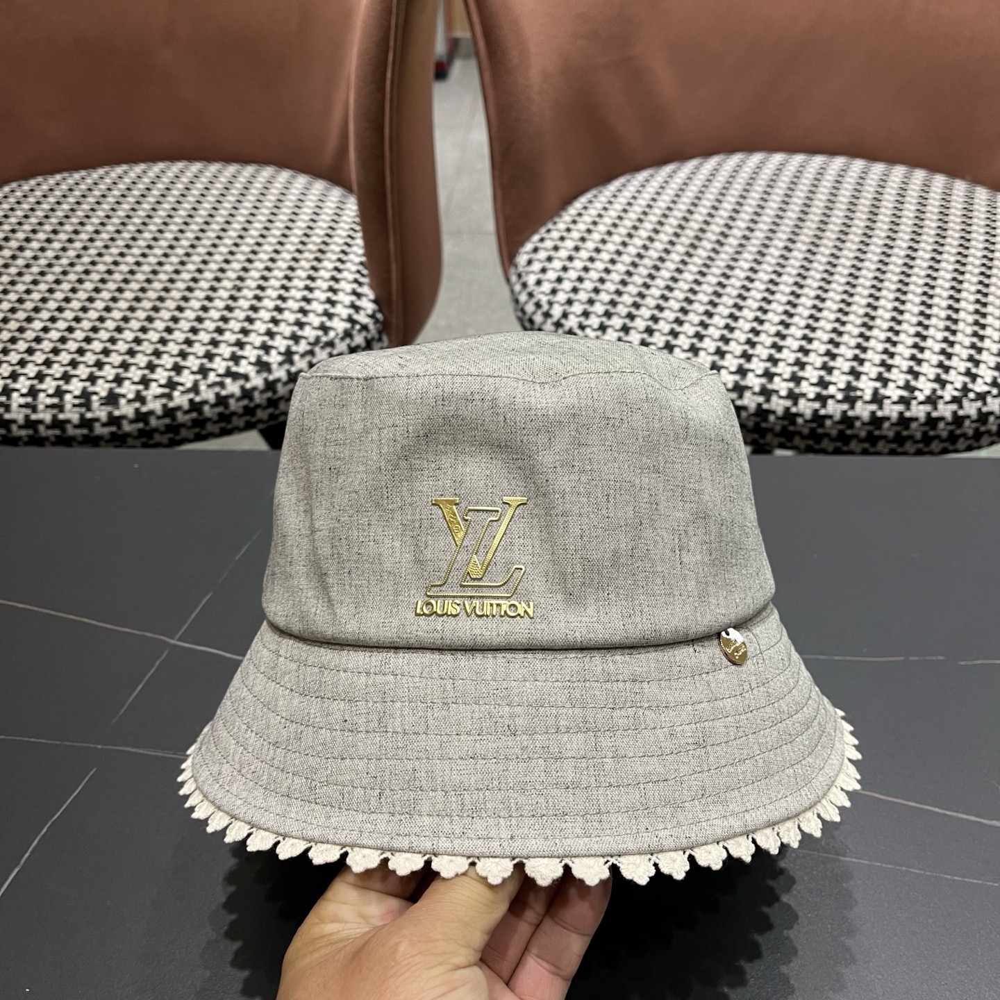 LV路易威登 韩版渔夫帽蕾丝边休闲防晒盆帽高级感遮阳学院风显脸小水桶帽子女
