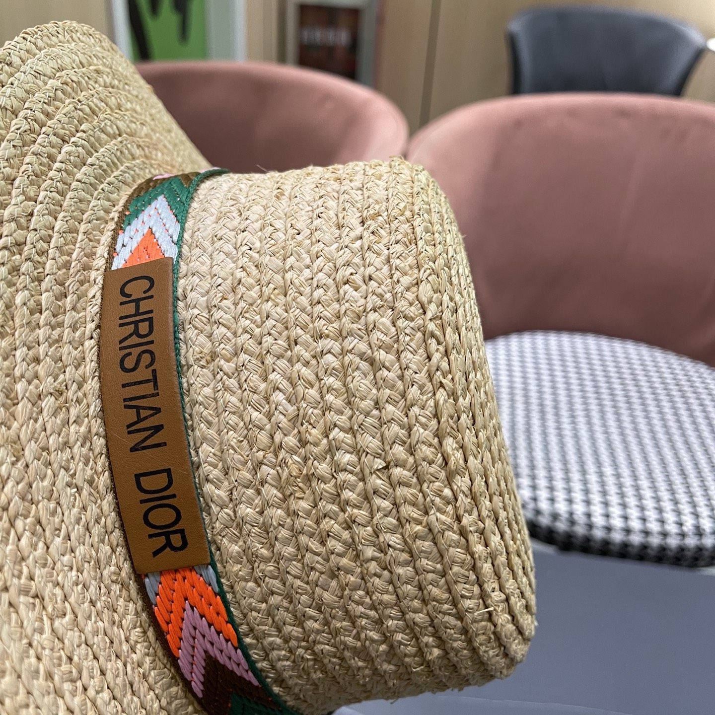 迪奥Dior 新款拉菲草混编平顶草帽女春夏英伦出游百搭海边遮阳帽防晒帽