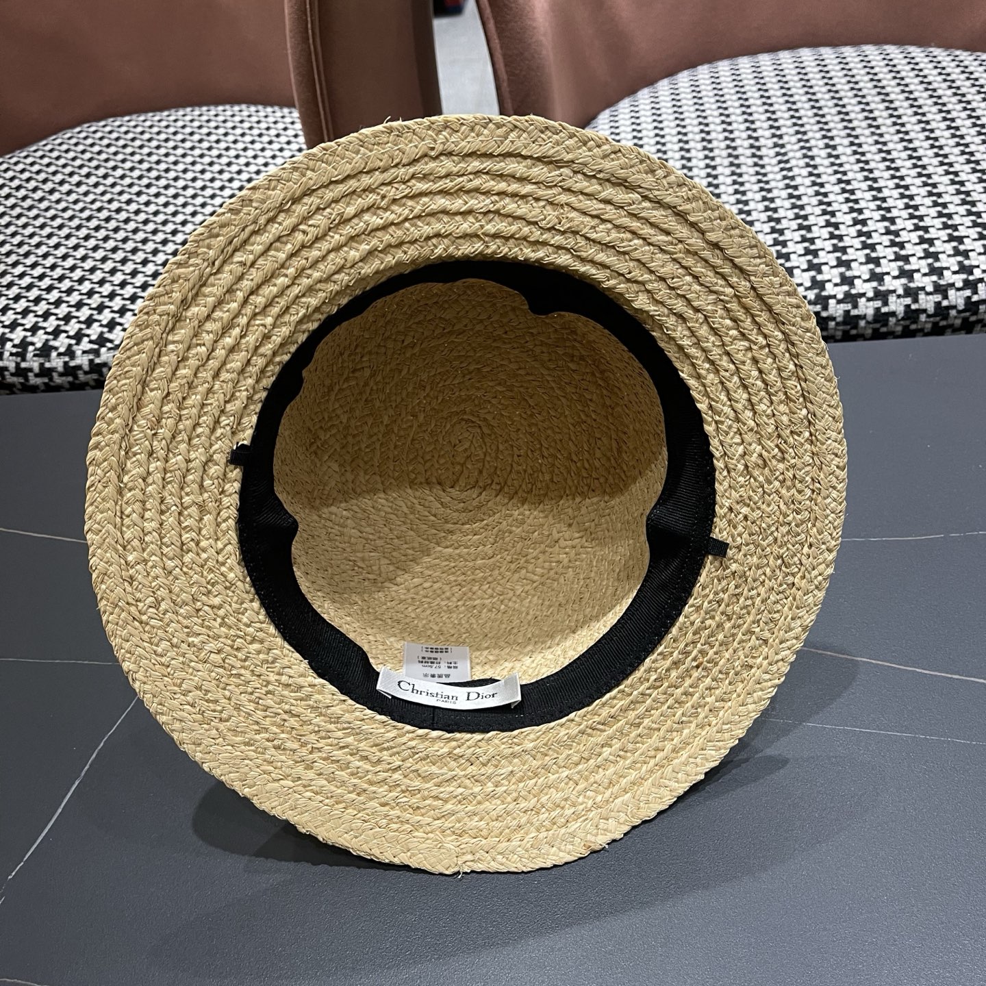 迪奥Dior 新款拉菲草混编平顶草帽女春夏英伦出游百搭海边遮阳帽防晒帽