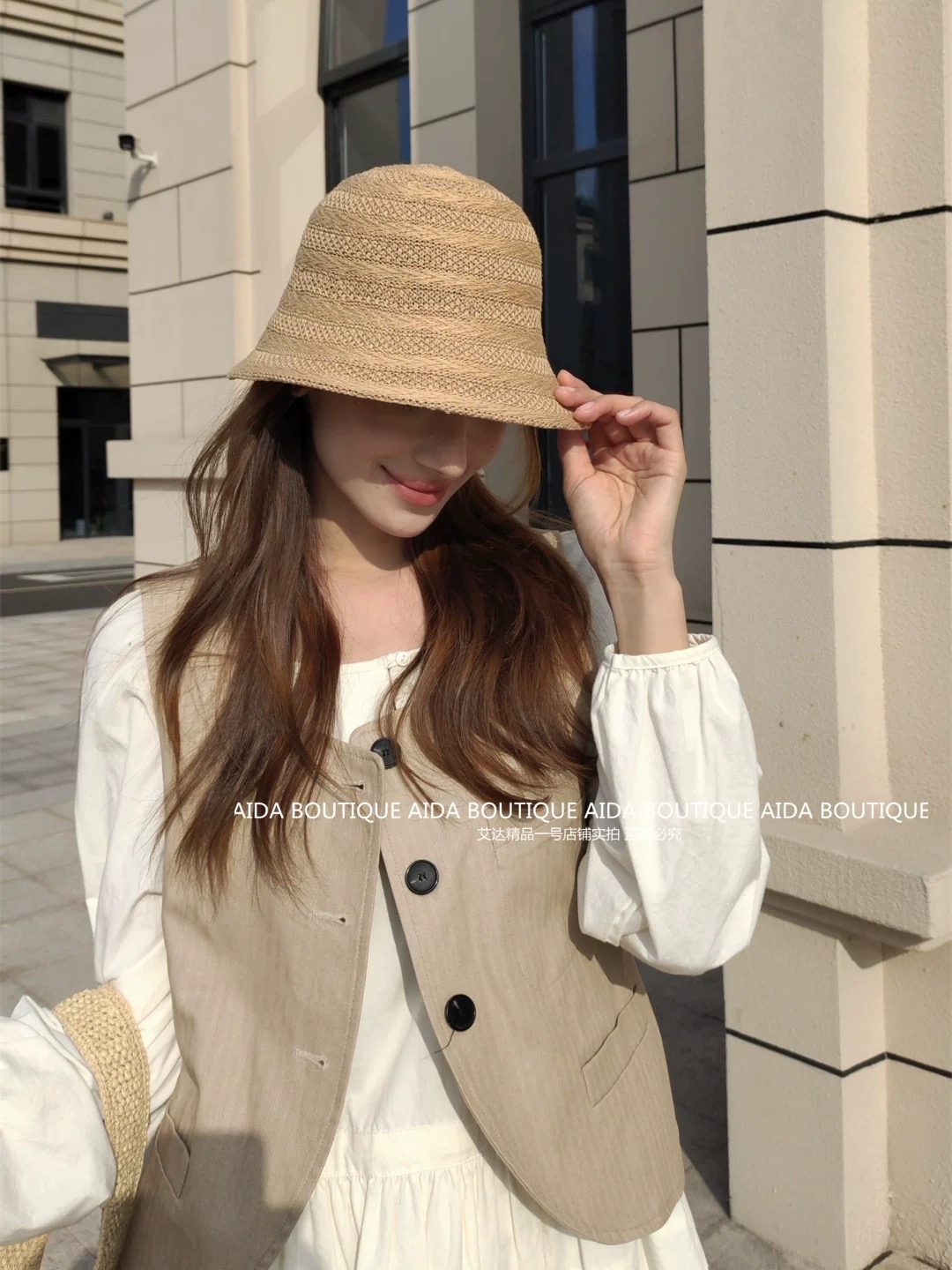 PRADA普拉达 新款草帽女夏季镂空时尚渔夫帽春秋遮阳盆帽出游百搭防晒帽