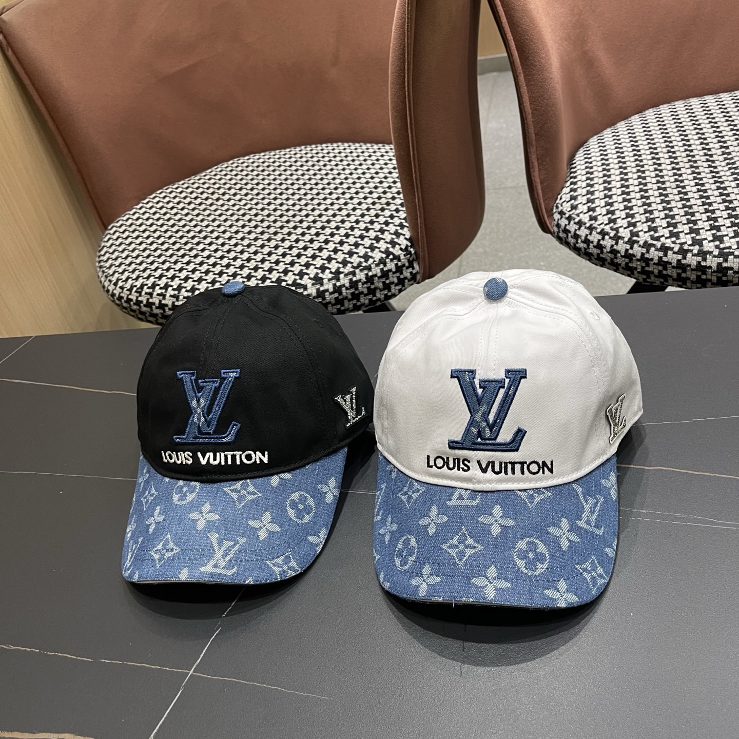 路易威登棒球帽 LouisVuitton刺绣原单棒球帽，高端大气，百搭款🤗男女通用！