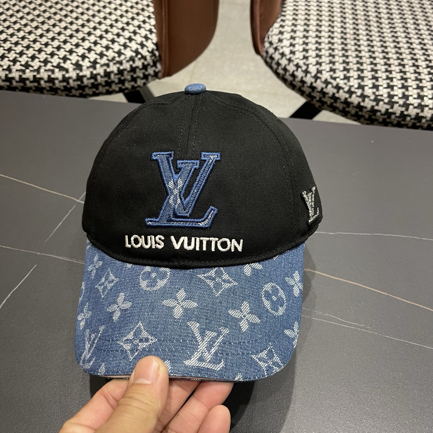 路易威登棒球帽 LouisVuitton刺绣原单棒球帽，高端大气，百搭款🤗男女通用！