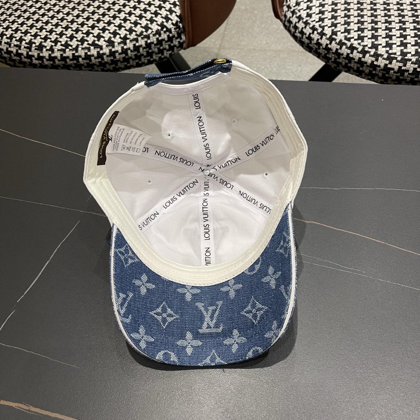 路易威登棒球帽 LouisVuitton刺绣原单棒球帽，高端大气，百搭款🤗男女通用！