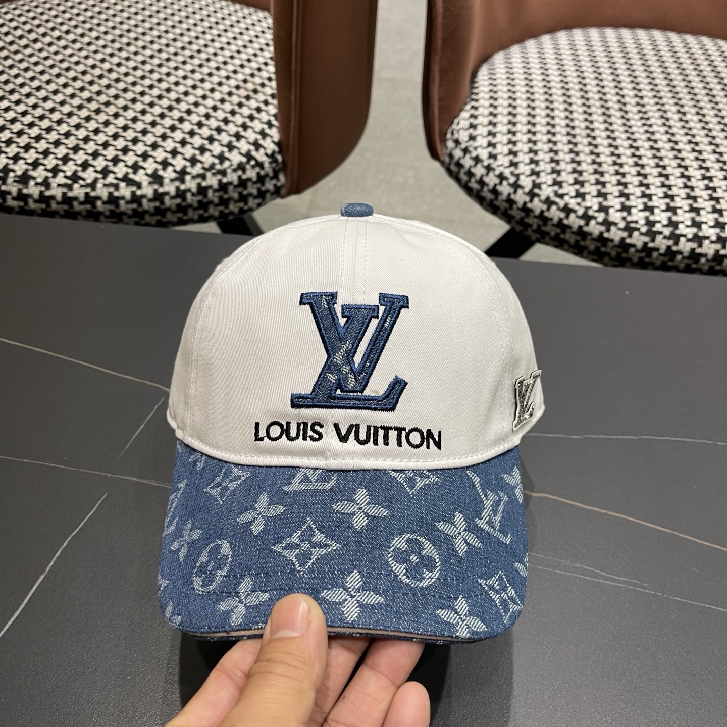路易威登棒球帽 LouisVuitton刺绣原单棒球帽，高端大气，百搭款🤗男女通用！