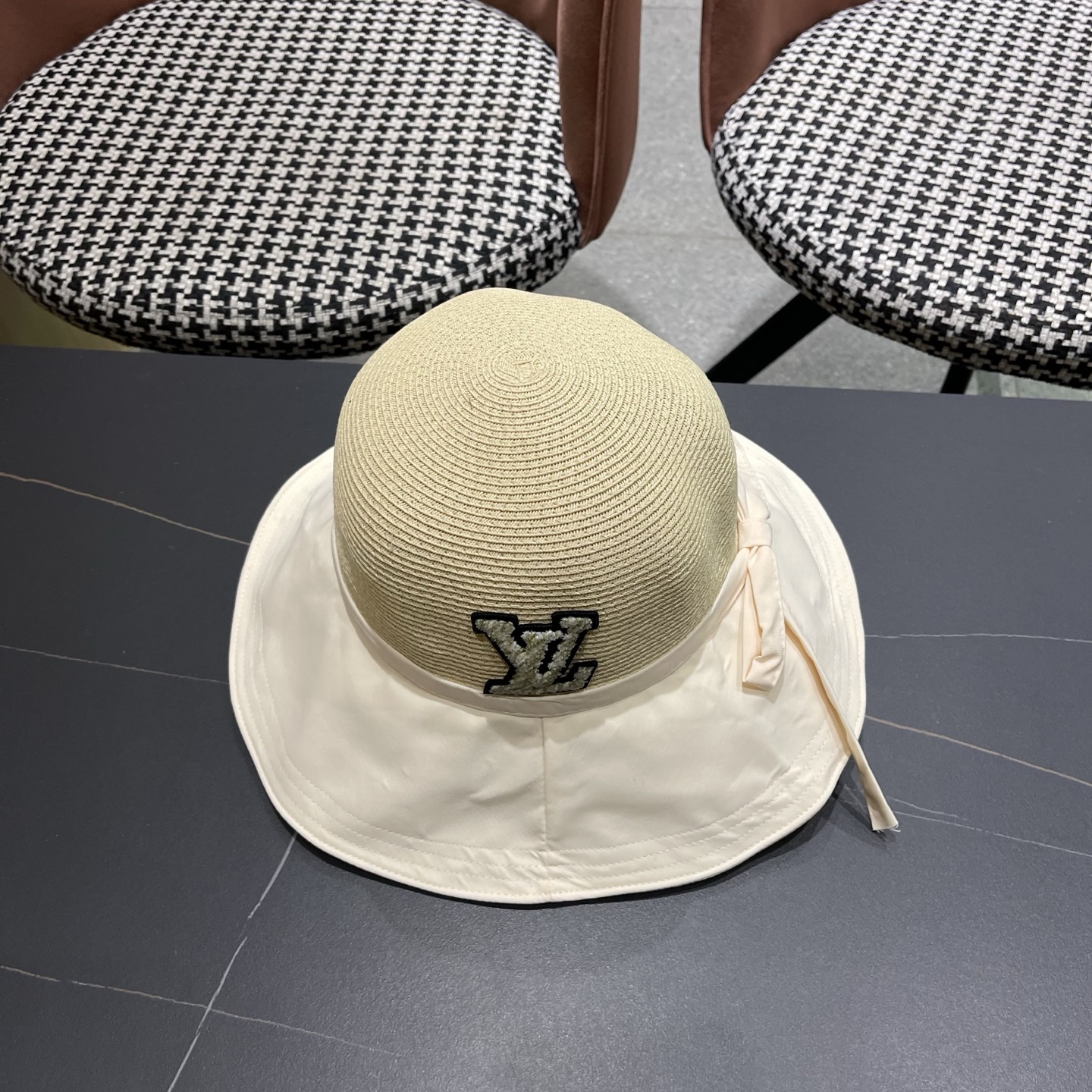 Lv路易威登新款韩版蝴蝶结系带渔夫帽子女出游草编遮阳帽显脸小防晒盆帽