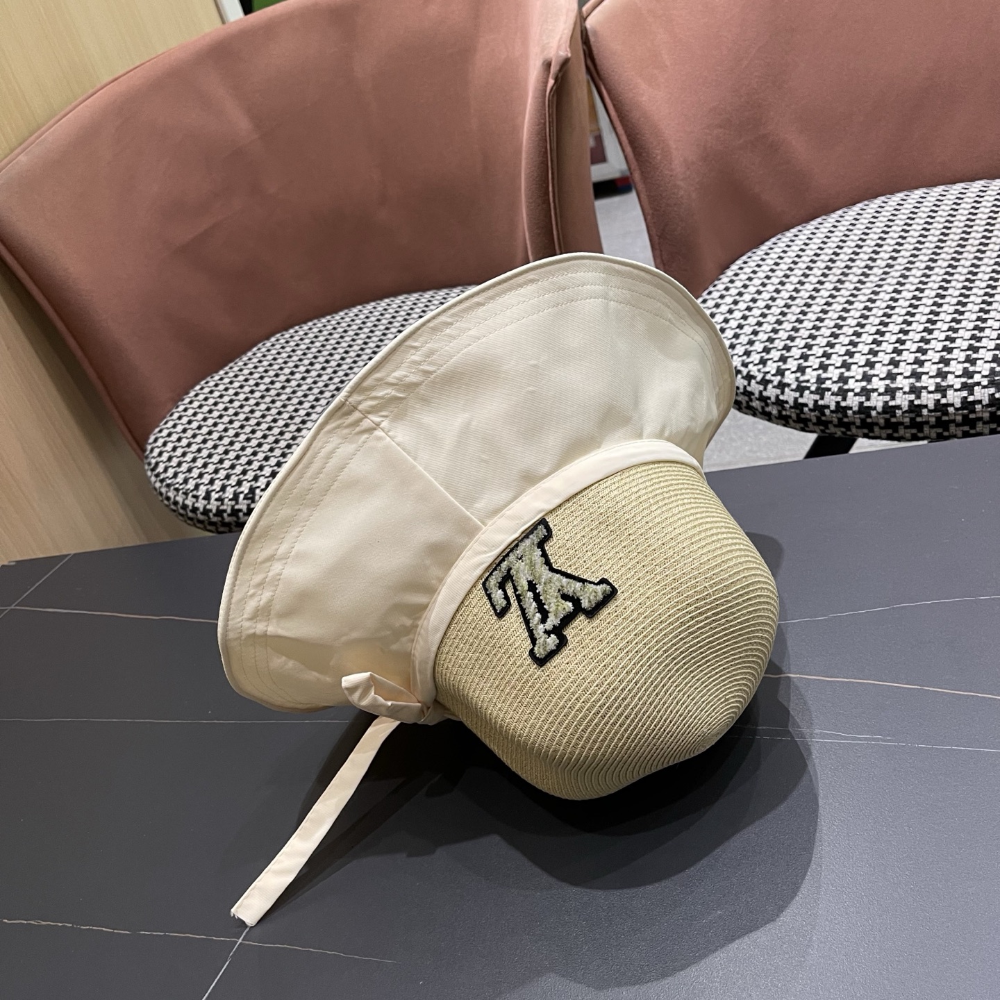 Lv路易威登新款韩版蝴蝶结系带渔夫帽子女出游草编遮阳帽显脸小防晒盆帽