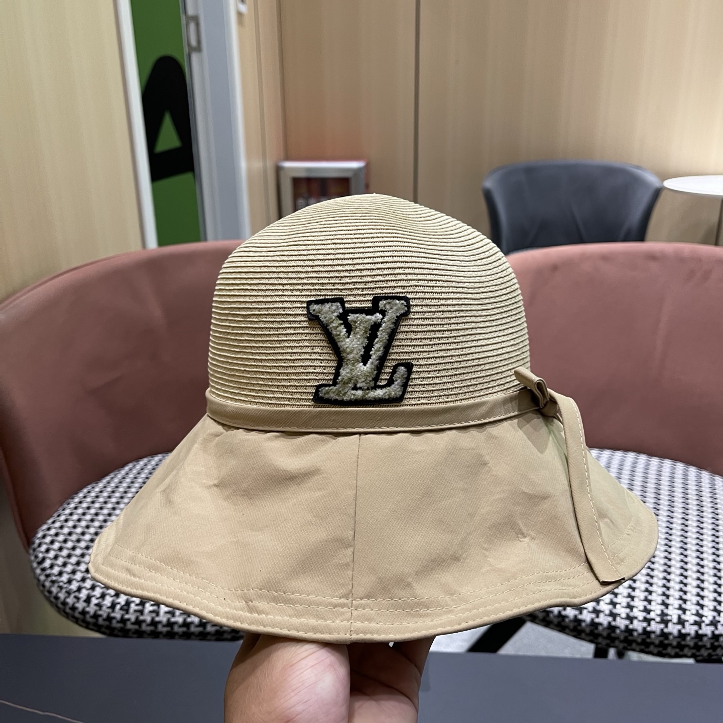 Lv路易威登新款韩版蝴蝶结系带渔夫帽子女出游草编遮阳帽显脸小防晒盆帽