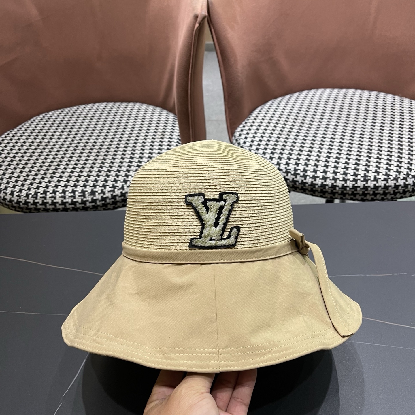 Lv路易威登新款韩版蝴蝶结系带渔夫帽子女出游草编遮阳帽显脸小防晒盆帽