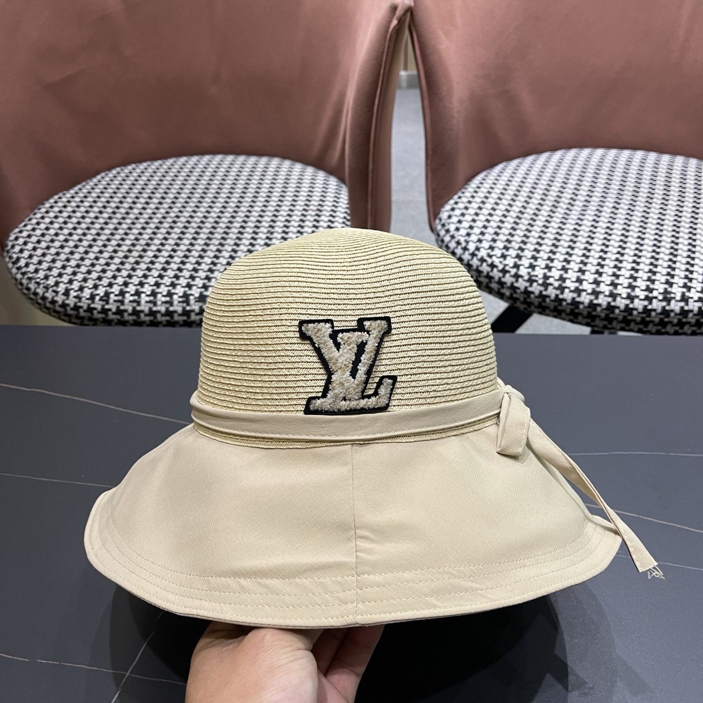 P Lv路易威登新款韩版蝴蝶结系带渔夫帽子女出游草编遮阳帽显脸小防晒盆帽