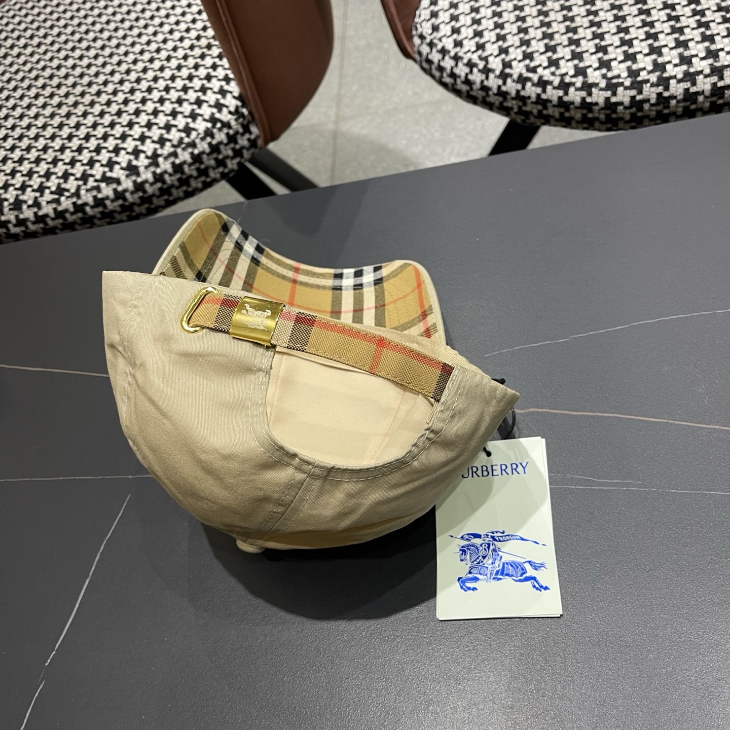 巴宝莉BURBERRY官网同步上线 韩版新款英伦风定制款1:1原单品质 男女通用棒球帽 高版品质质量🔥🔥