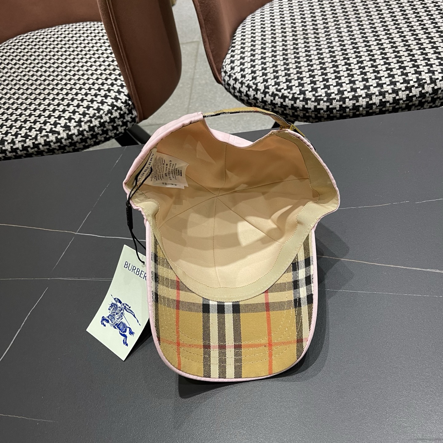 巴宝莉BURBERRY官网同步上线 韩版新款英伦风定制款1:1原单品质 男女通用棒球帽 高版品质质量🔥🔥
