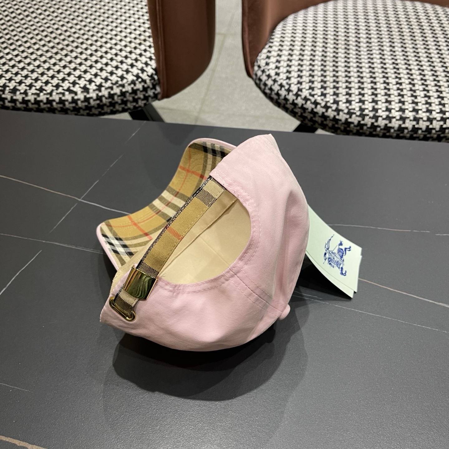 巴宝莉BURBERRY官网同步上线 韩版新款英伦风定制款1:1原单品质 男女通用棒球帽 高版品质质量🔥🔥