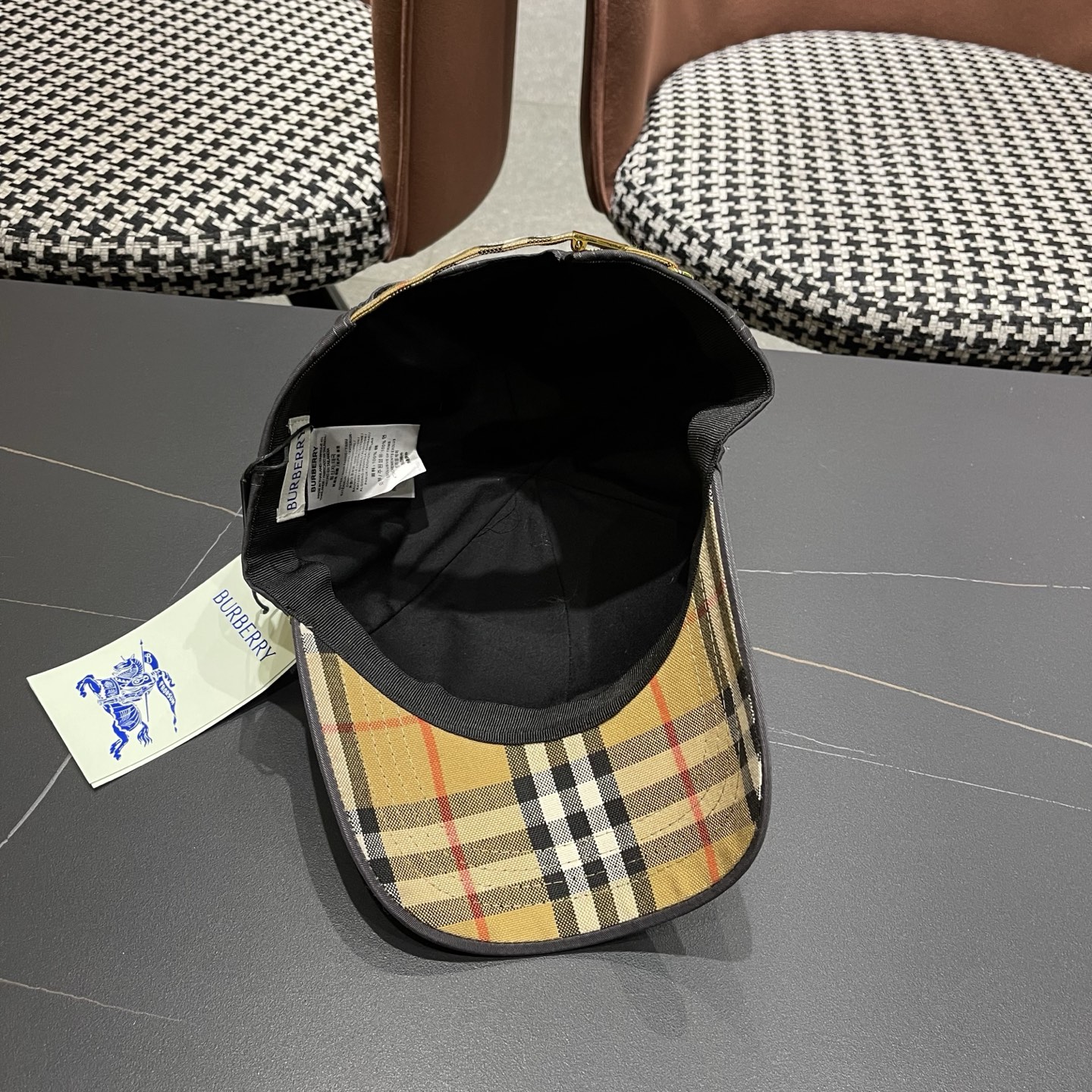 巴宝莉BURBERRY官网同步上线 韩版新款英伦风定制款1:1原单品质 男女通用棒球帽 高版品质质量🔥🔥