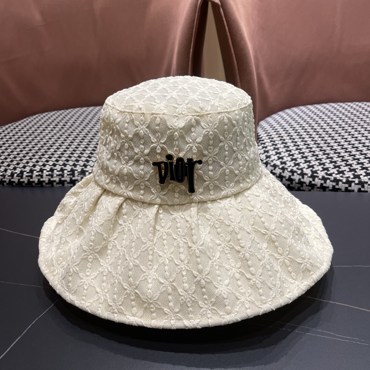 迪奥Dior 渔夫帽女夏季薄款帽子遮阳防晒帽遮脸时尚洋气太阳帽