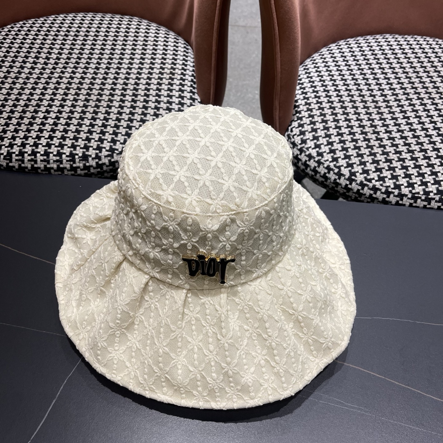 迪奥Dior 渔夫帽女夏季薄款帽子遮阳防晒帽遮脸时尚洋气太阳帽