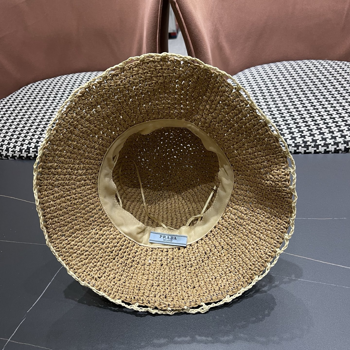 PRADA 普拉达朵澜大帽檐草编帽子女夏季海边度假遮阳防晒草帽户外显脸小渔夫帽