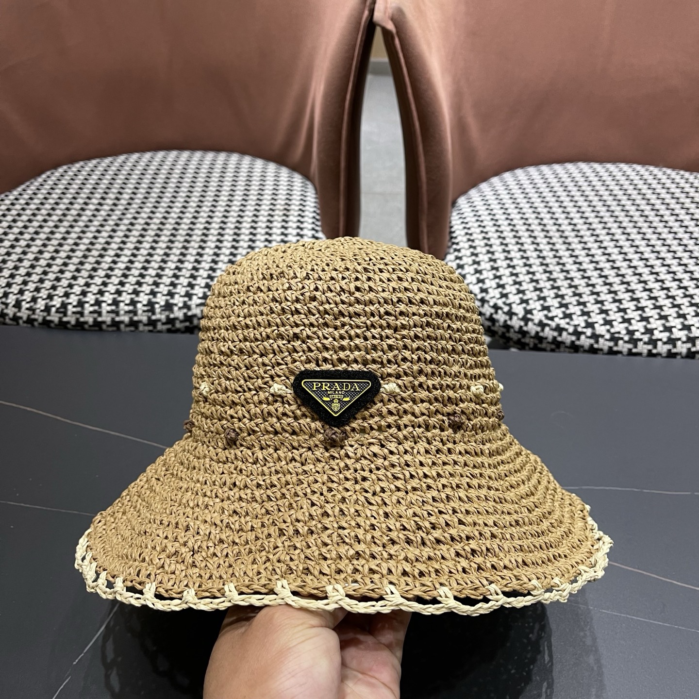 PRADA 普拉达朵澜大帽檐草编帽子女夏季海边度假遮阳防晒草帽户外显脸小渔夫帽