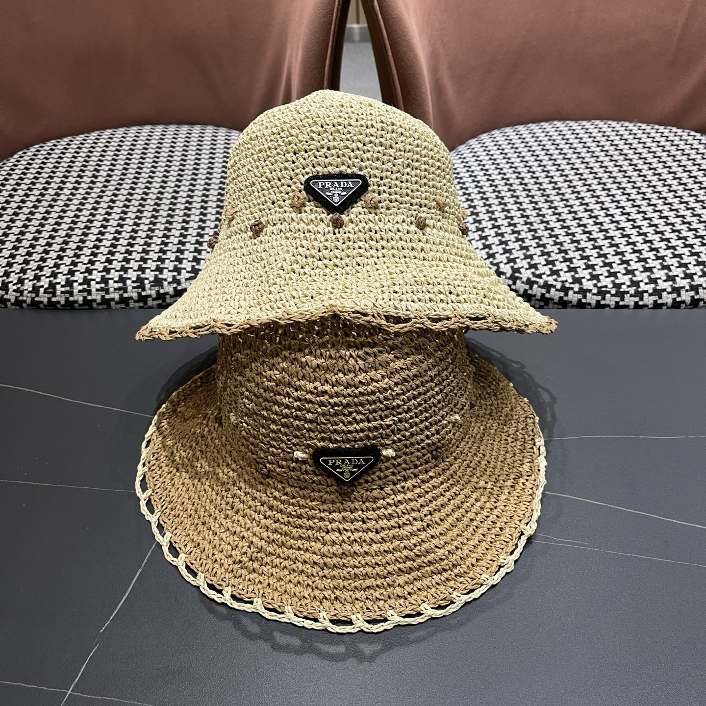 PRADA 普拉达朵澜大帽檐草编帽子女夏季海边度假遮阳防晒草帽户外显脸小渔夫帽