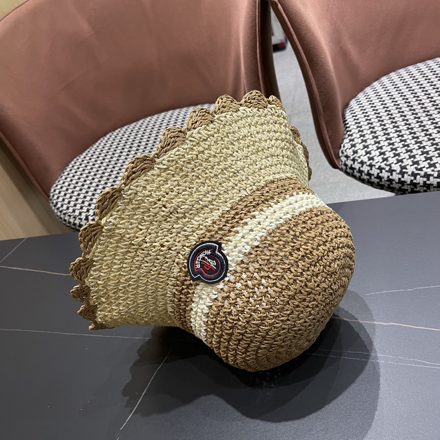 MONCLER（蒙口）夏季韩版沙滩出游撞色条纹遮阳渔夫帽女大檐圆顶显脸小防晒草帽潮