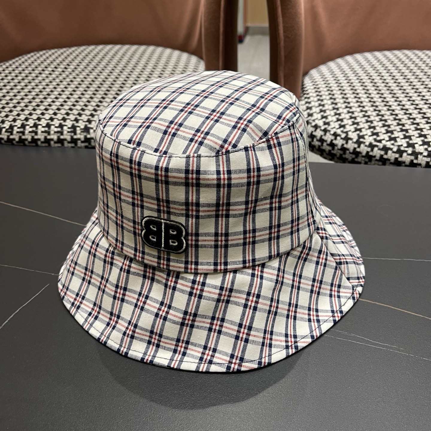 巴黎世家 Balenciaga新款韩系复古格子渔夫帽女夏显脸小素颜遮脸盆帽遮阳防晒帽子