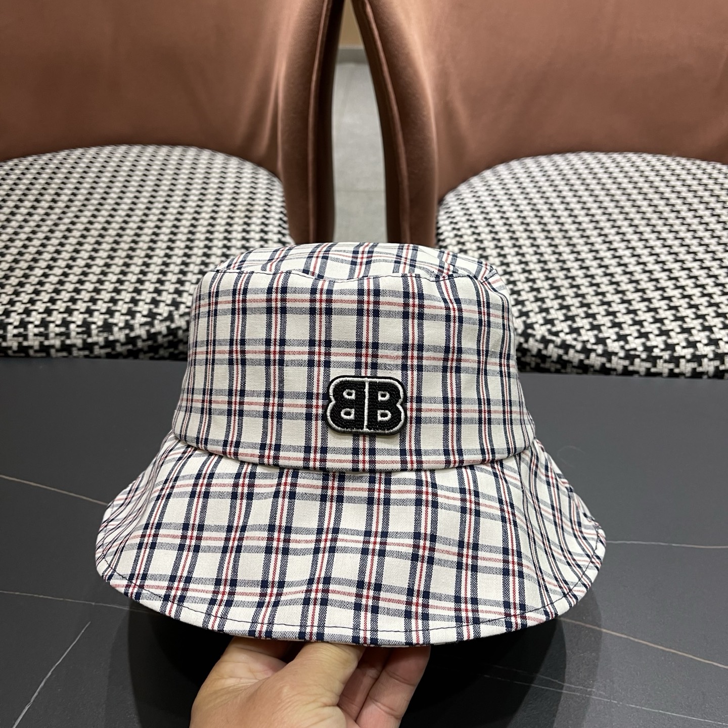 巴黎世家 Balenciaga新款韩系复古格子渔夫帽女夏显脸小素颜遮脸盆帽遮阳防晒帽子