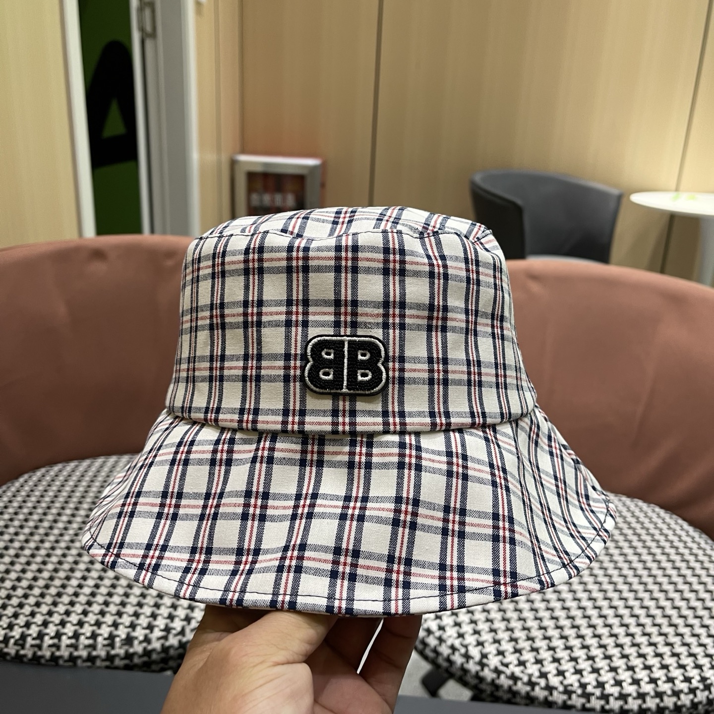 巴黎世家 Balenciaga新款韩系复古格子渔夫帽女夏显脸小素颜遮脸盆帽遮阳防晒帽子
