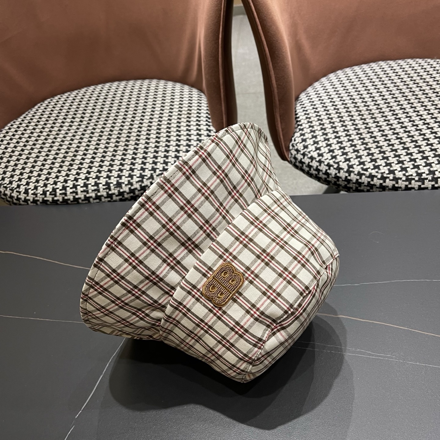 巴黎世家 Balenciaga新款韩系复古格子渔夫帽女夏显脸小素颜遮脸盆帽遮阳防晒帽子