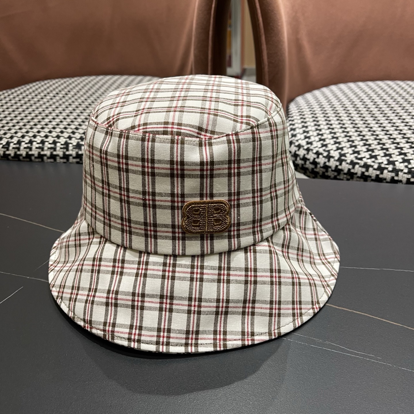 巴黎世家 Balenciaga新款韩系复古格子渔夫帽女夏显脸小素颜遮脸盆帽遮阳防晒帽子