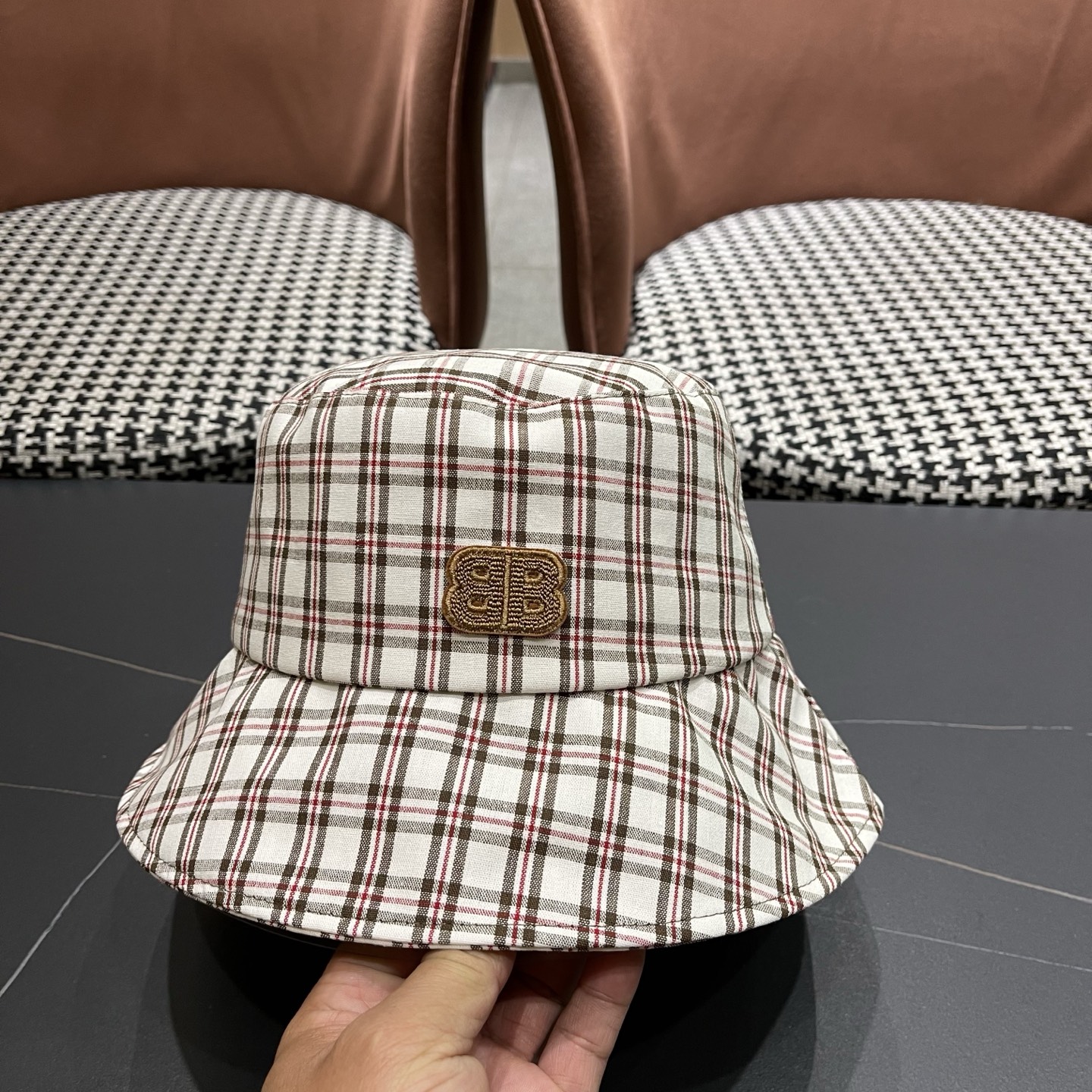 巴黎世家 Balenciaga新款韩系复古格子渔夫帽女夏显脸小素颜遮脸盆帽遮阳防晒帽子